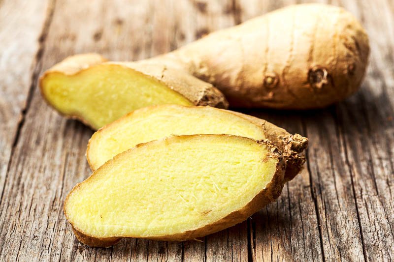 Superfood Ingwer frische Ingwerknolle aufgeschnitten